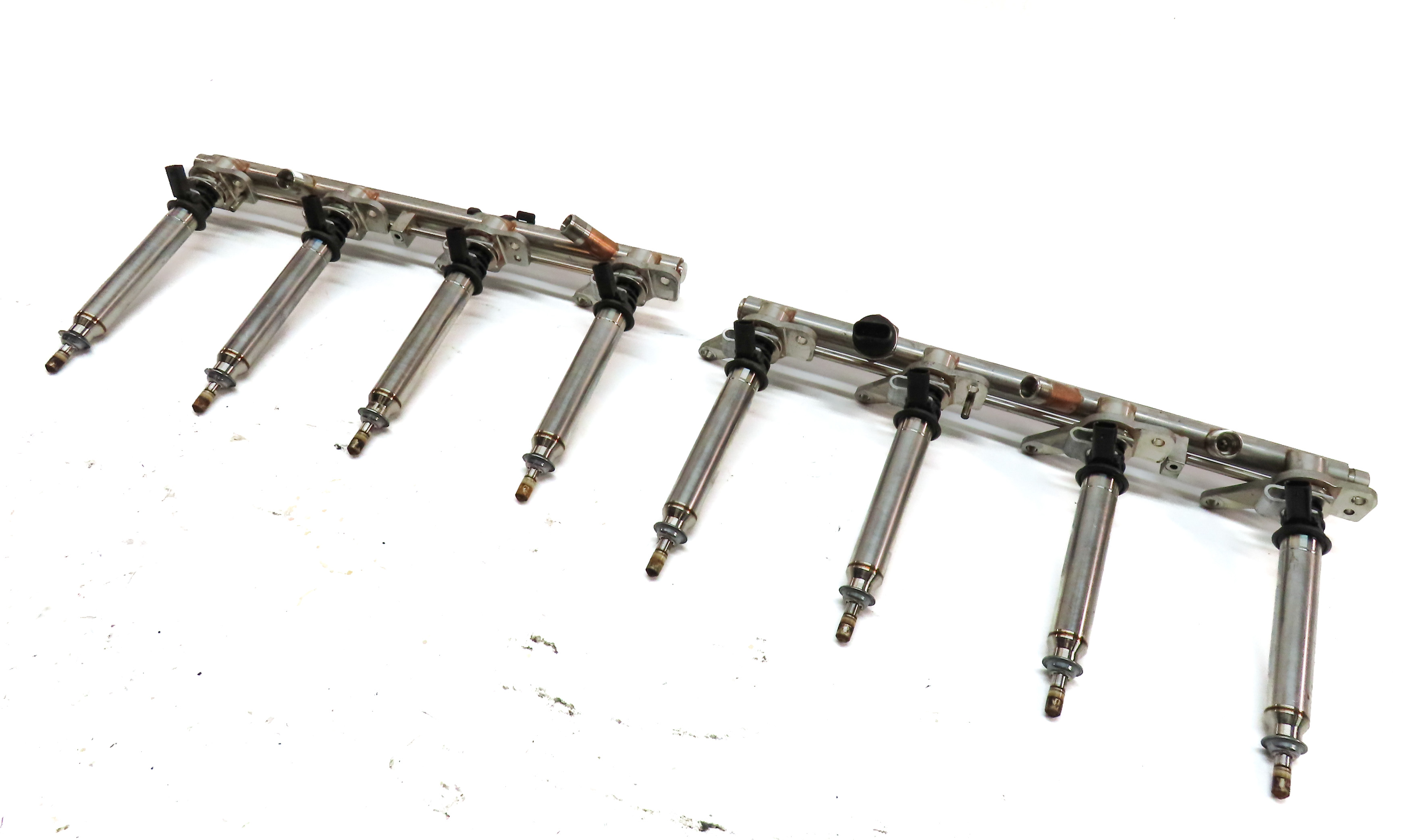 2014 MERCEDES GL450 (X166) 4.6L M278 ENGINE LEFT & RIGHT FUEL RAIL w/ INJECTORS — exact item pictured
